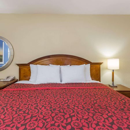 Days Inn By Wyndham College Park Airport Best Road Exterior foto