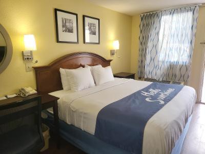Days Inn By Wyndham College Park Airport Best Road Exterior foto